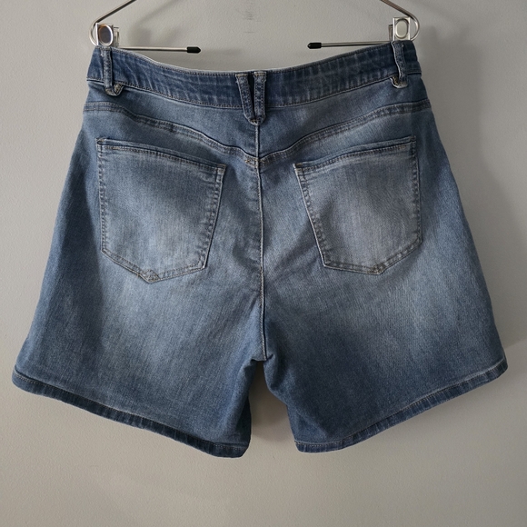 Democracy "Ab" Technology Denim Shorts Size 14 - Picture 3 of 4